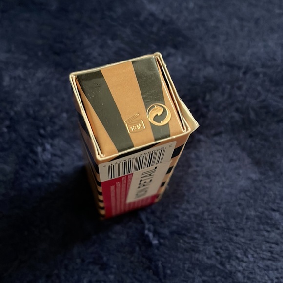 Charlotte Tilbury Hot Lips 👄 AMAZING AMAL lipstick 💄 - Picture 3 of 6